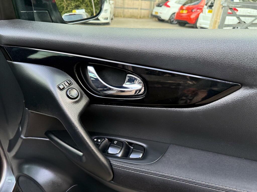 Nissan Qashqai 1.5 Dci Tekna 108 Bhp Grey #21