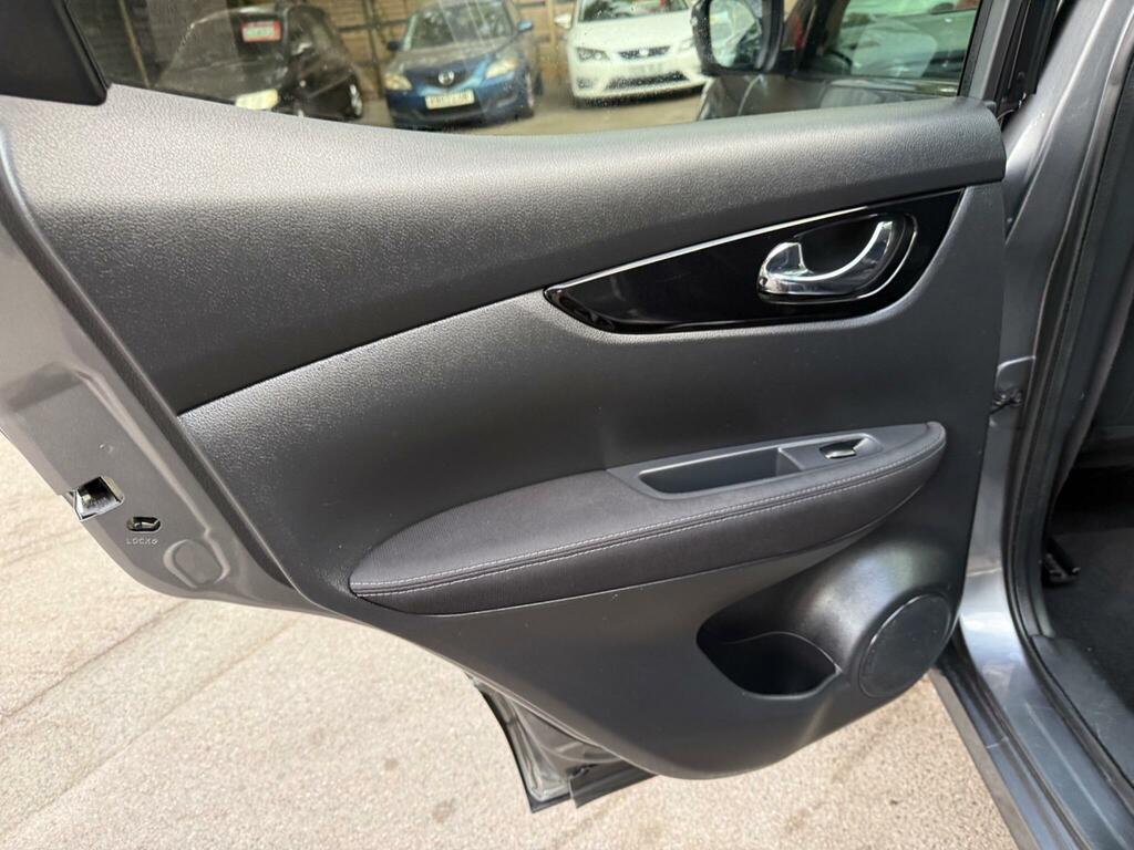 Nissan Qashqai 1.5 Dci Tekna 108 Bhp Grey #36