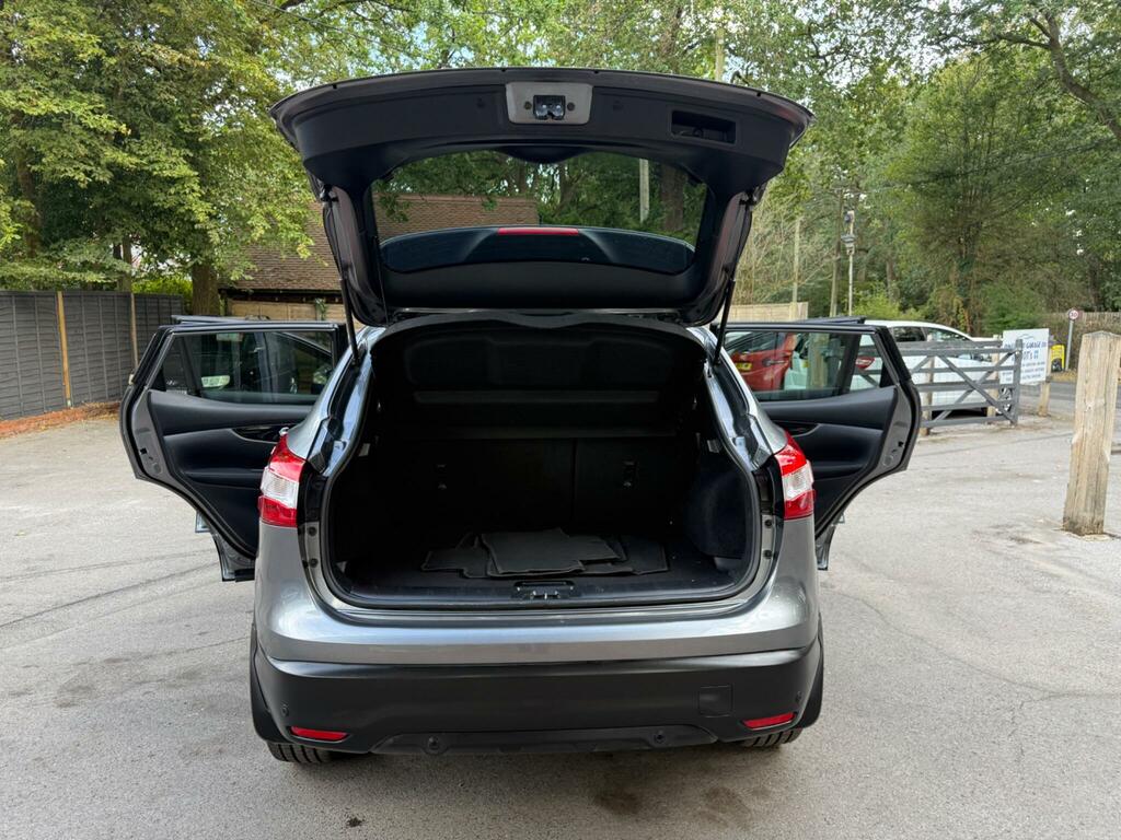 Nissan Qashqai 1.5 Dci Tekna 108 Bhp Grey #15