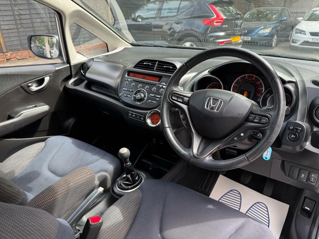 Honda Jazz 1.4 I-vtec Es Hatchback Cvt Euro 5 99 Red #19