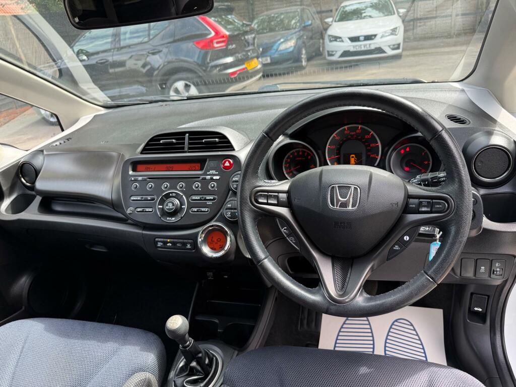 Honda Jazz 1.4 I-vtec Es Hatchback Cvt Euro 5 99 Red #20