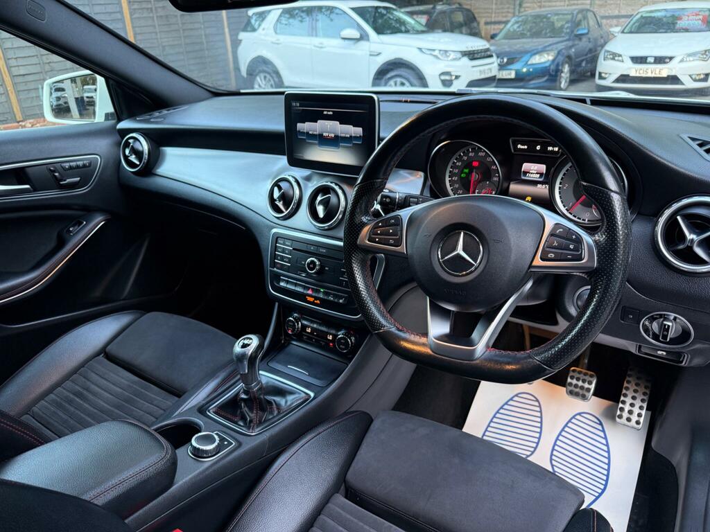 Mercedes-Benz GLA Class Suv 2.0 Gla45 Amg - Aero Kitpan Roofnight Pa Red #30