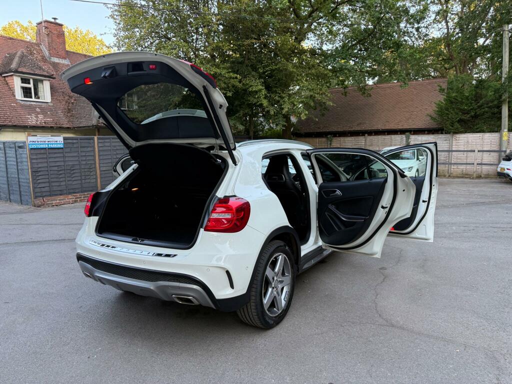 Mercedes-Benz GLA Class Suv 2.0 Gla45 Amg - Aero Kitpan Roofnight Pa Red #16