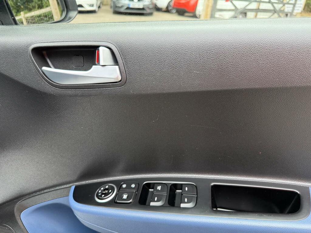 Hyundai I10 2014 Hyundai I10nbsp1.2 Active Euro 5 20Tax Silver #21