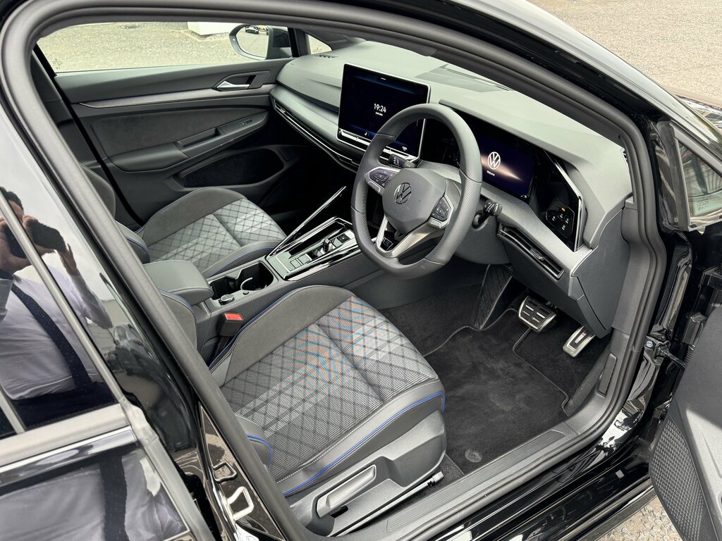 Volkswagen Golf 2025 Volkswagen Golf R-line 2.0 Tdi 150Ps Dsg Black #2