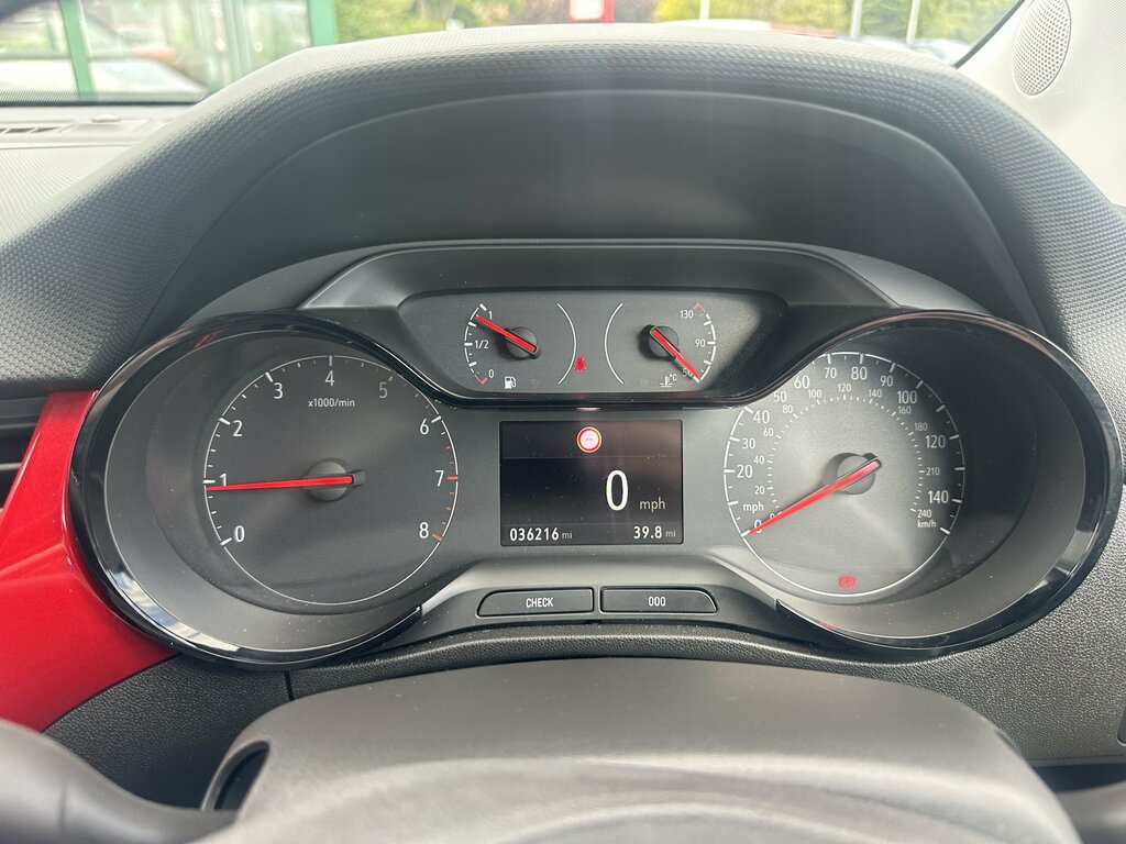 Vauxhall Crossland Sri Nav White #16