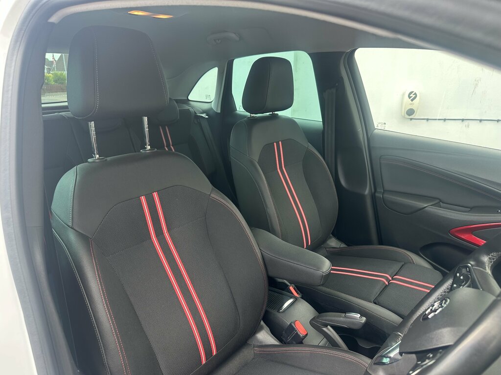 Vauxhall Crossland Sri Nav White #10