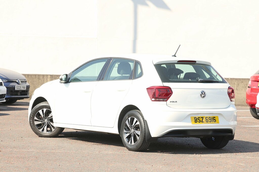 Volkswagen Polo 2018 Volkswagen Polo 1.0 Se White #3