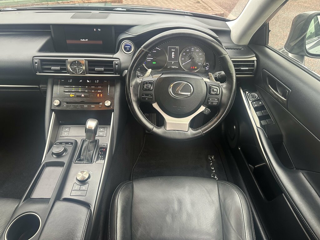 Lexus IS 300H F-sport Cvt White #15