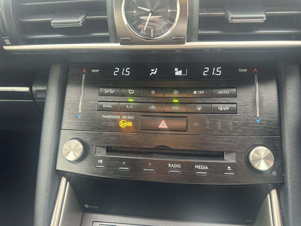 Lexus IS 300H F-sport Cvt White #23