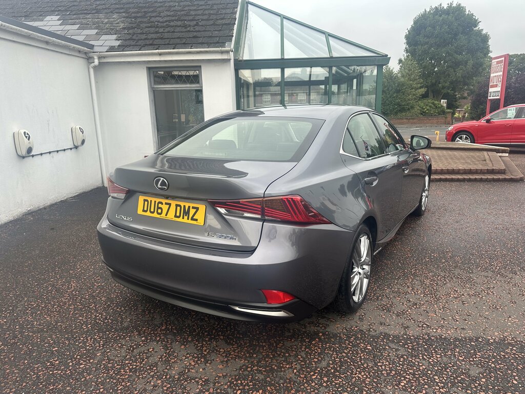 Lexus IS 2017 Lexus Lexus Is 300H Advance Cvt Grey #4