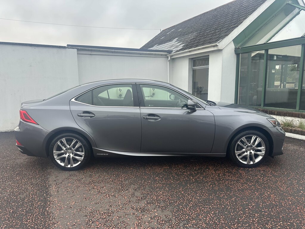 Lexus IS 2017 Lexus Lexus Is 300H Advance Cvt Grey #3