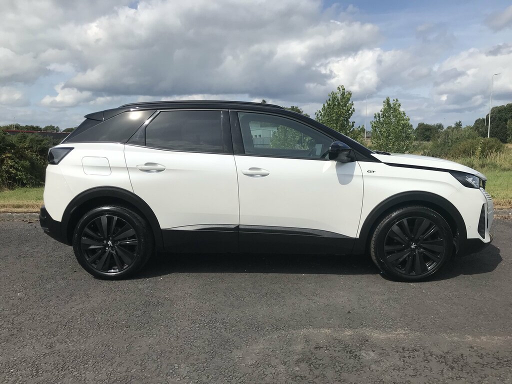 Peugeot 3008 2023 Peugeot 3008 1.5 Bluehdi Ss Gt White #4