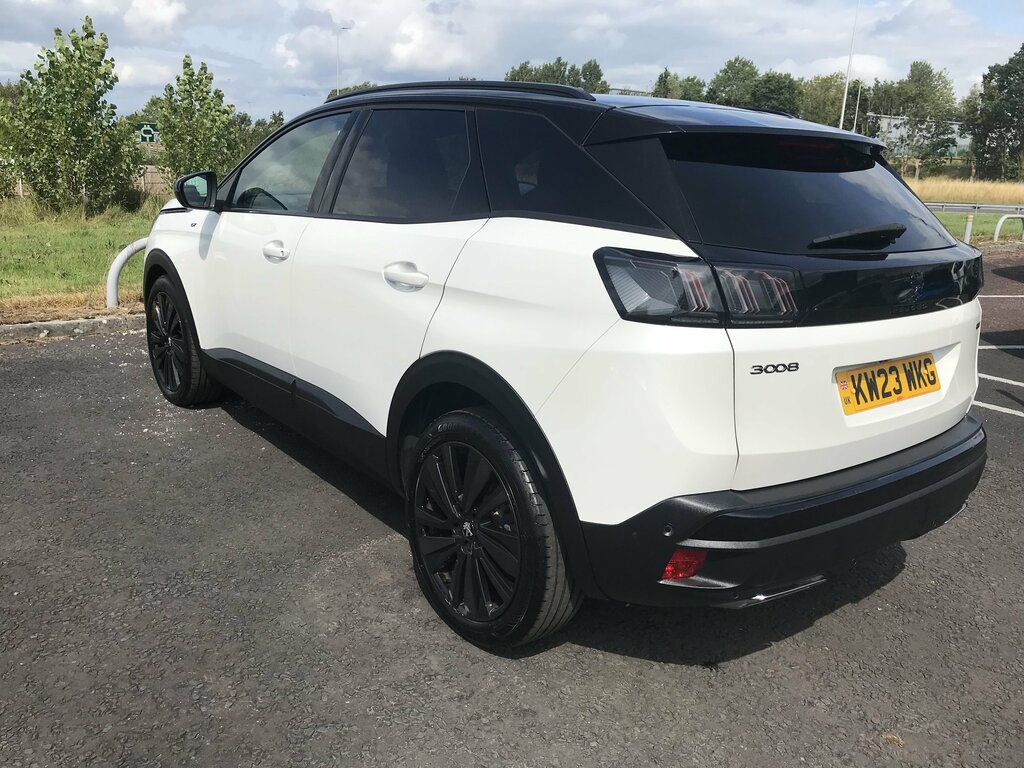 Peugeot 3008 2023 Peugeot 3008 1.5 Bluehdi Ss Gt White #6