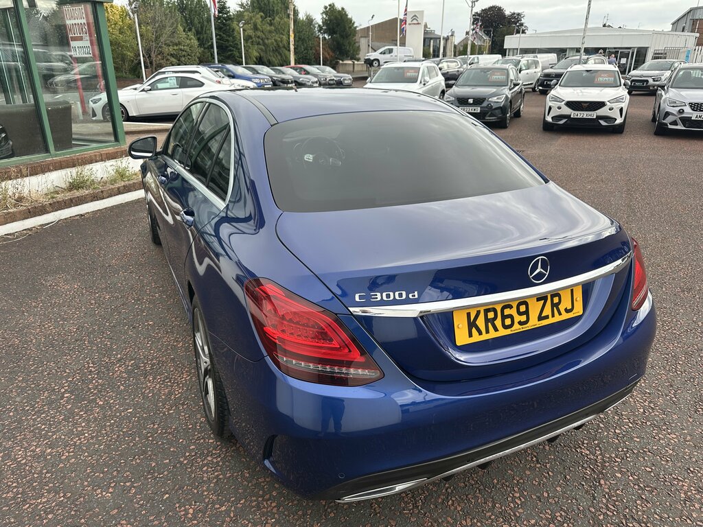 Mercedes-Benz C Class 2019 Mercedes C-class 2.0 C 300 D Amg Line Premium Blue #6