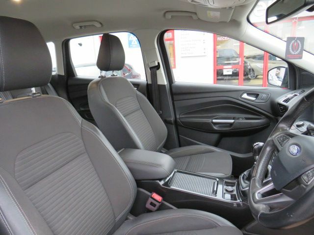Ford Kuga 1.5 Ecoboost 150 Vignale  #17