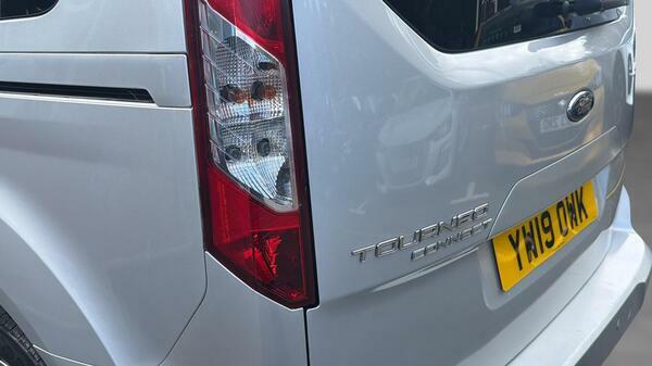 Ford Grand Tourneo Connect 1.5 Ecoblue Titanium Mpv Euro 6 #5
