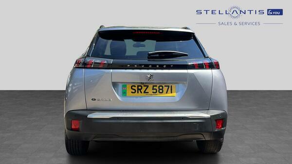 Peugeot e-2008 50Kwh Allure Premium Suv 136 Ps #4