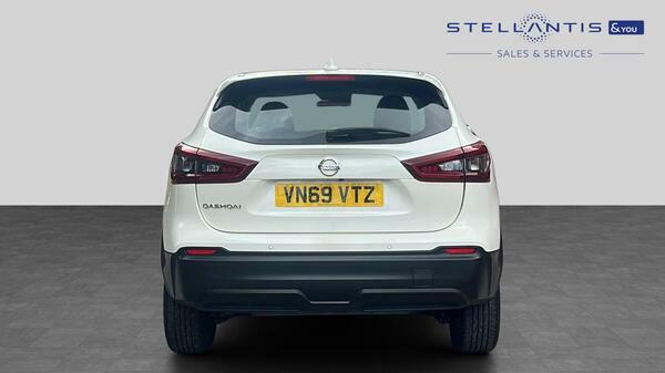 Nissan Qashqai 1.3 Dig-t Acenta Premium Suv Eur VN69VTZ White #4