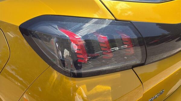 Peugeot 208 1.2 Puretech Allure Premium Hatchback HT23BYW #5