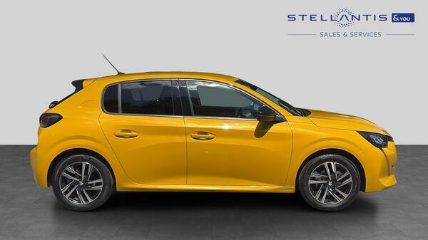 Peugeot 208 1.2 Puretech Allure Premium Hatchback HT23BYW #2