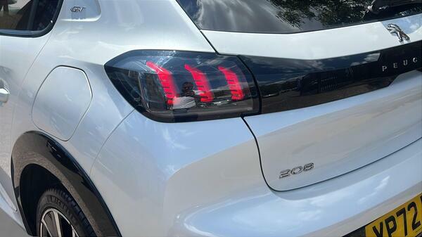Peugeot 208 1.2 Puretech Gt Hatchback Euro 6 YP72HWH White #5