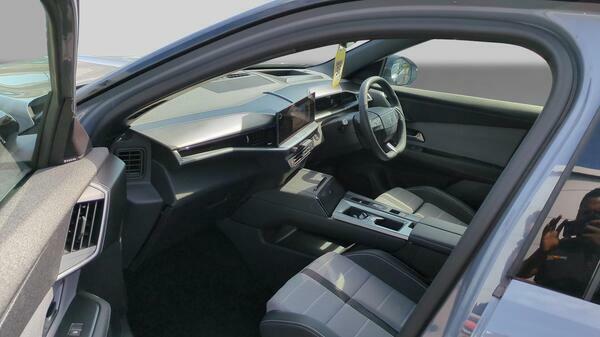 Vauxhall Grandland Ultimate Grey #15