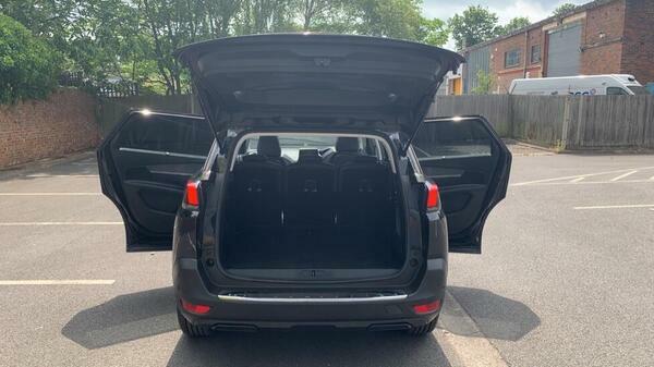 Peugeot 5008 White #54