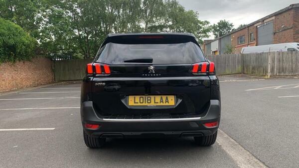 Peugeot 5008 White #9