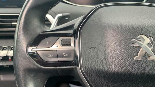 Peugeot 5008 White #22