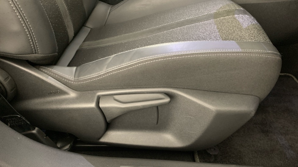 Peugeot 308 1.2 Hybrid 145 Gt E-dsc6 Grey #57