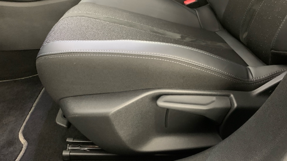 Peugeot 308 1.2 Hybrid 145 Gt E-dsc6 Grey #45