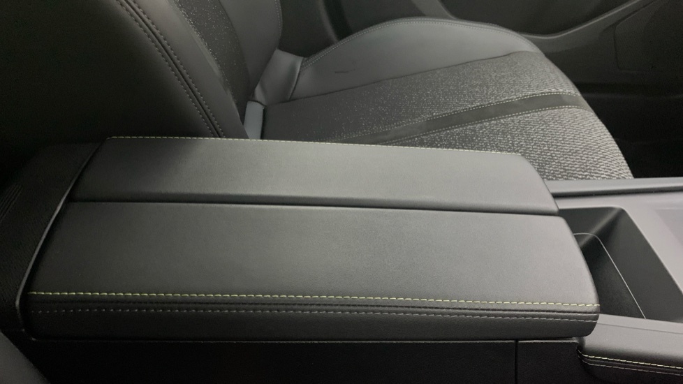 Peugeot 308 1.2 Hybrid 145 Gt E-dsc6 Grey #54