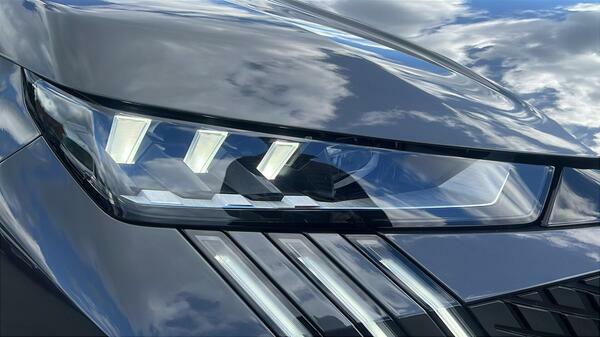 Peugeot 3008 Allure White #9