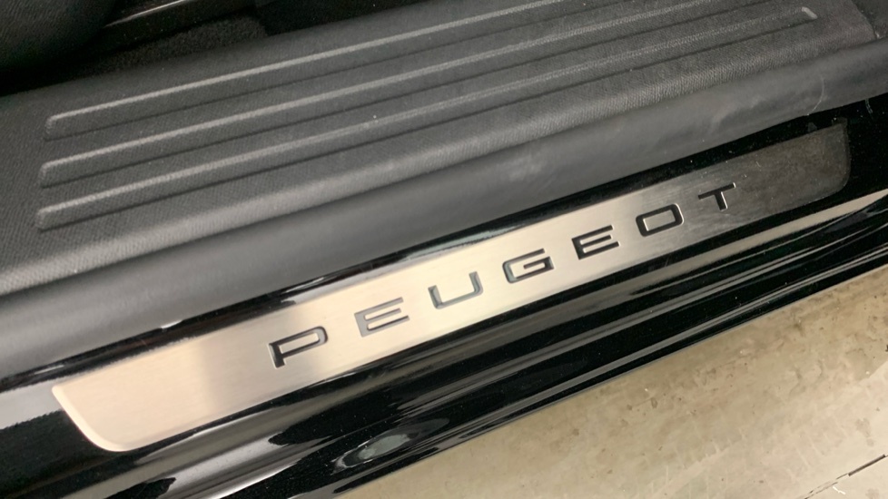 Peugeot 2008 1.2 Puretech 130 Allure Grey #58