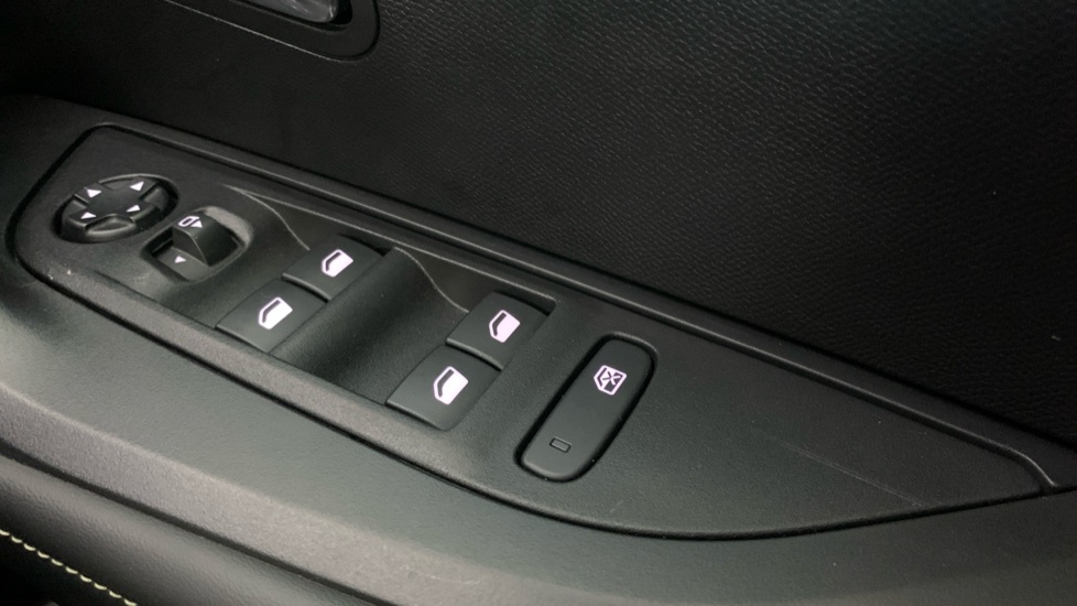 Peugeot 2008 1.2 Puretech 130 Allure Grey #39