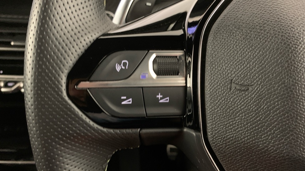 Peugeot 2008 1.2 Puretech 130 Allure Grey #18