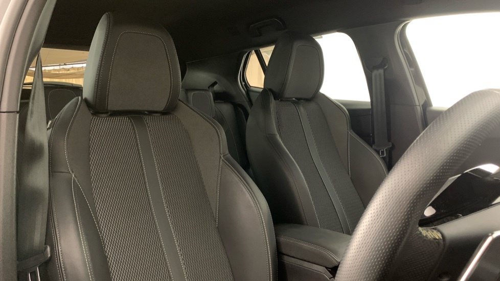 Peugeot 2008 1.2 Puretech 130 Allure Grey #40