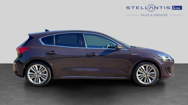 Ford Focus 1.5T Ecoboost Vignale Hatchback Purple #2