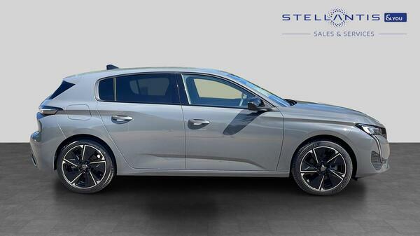 Peugeot 308 54Kwh Allure Hatchback 156 Ps  #2