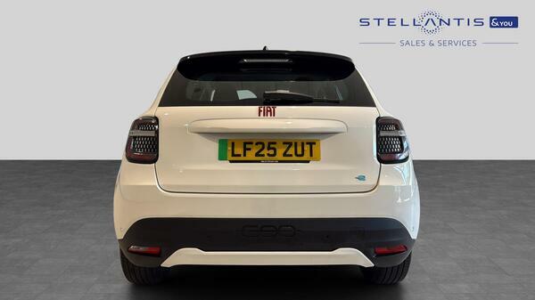 Fiat 600e 54Kwh Red Suv 156 Ps  #4