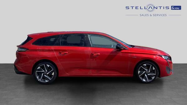 Peugeot 308 SW 1.6 12.4Kwh Allure Premium Estate Plug-  #2