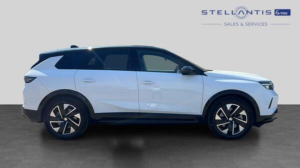 Vauxhall Grandland 73Kwh Gs Suv 213 Ps DY25ZWX #2