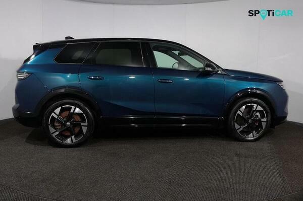 Vauxhall Grandland 73Kwh Ultimate Suv 213 Ps