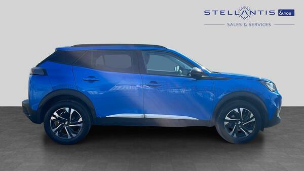 Peugeot 2008 1.2 Puretech Allure Premium Euro 6 Ss Black #2