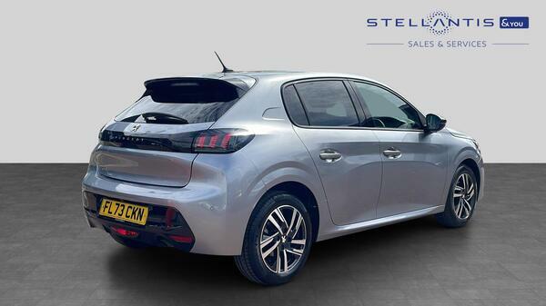 Peugeot 208 1.2 Puretech Allure Premium Hatchback #3