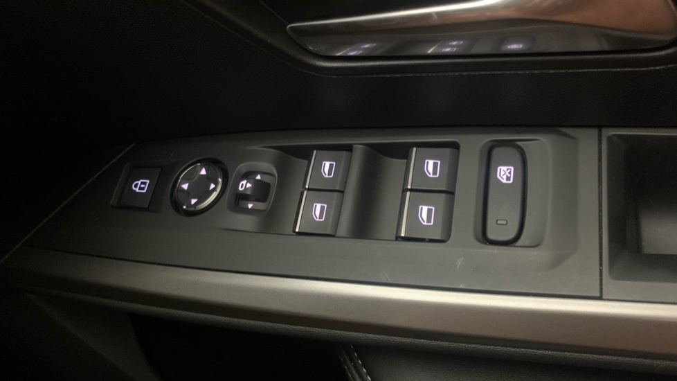 Peugeot 3008 1.2 Hybrid 145 Allure E-dsc6 White #37