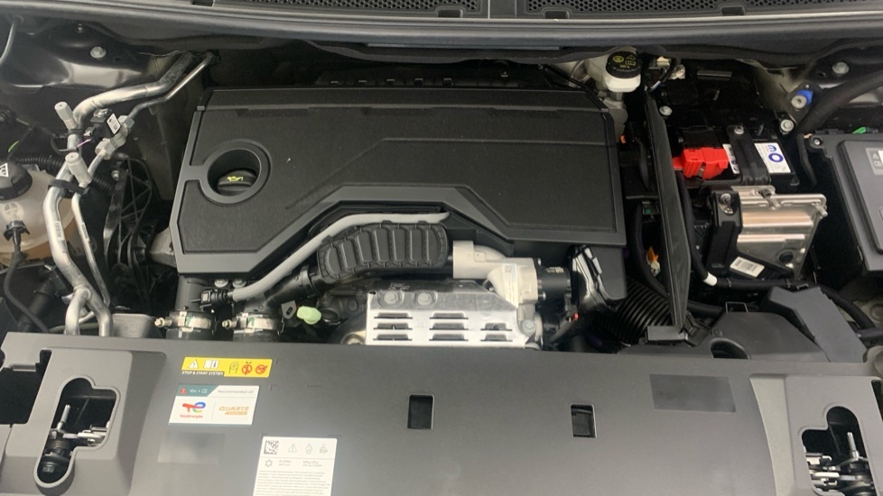 Peugeot 3008 1.2 Hybrid 145 Allure E-dsc6 White #21
