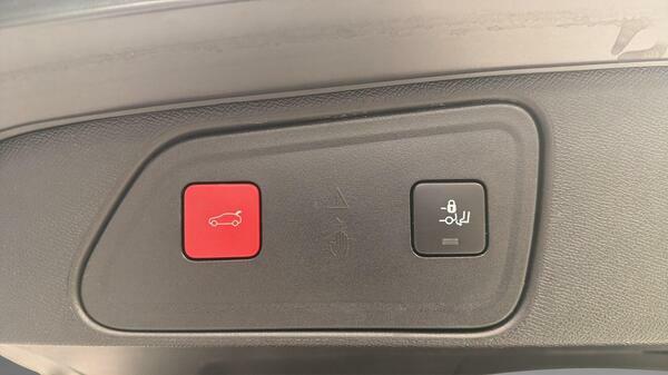 Peugeot 3008 1.2 Puretech Gt Premium Eat8 White #49