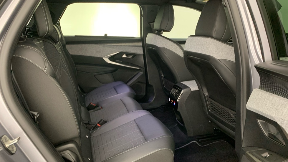 Peugeot 5008 1.2 Hybrid 136 Gt E-dsc6 Black #65